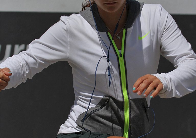 Lauren Davis warming up