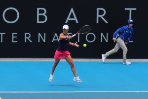 Silvia Soler-Espinosa lets rip against Mariana Duque-Marino. Picture: Michael Beattie