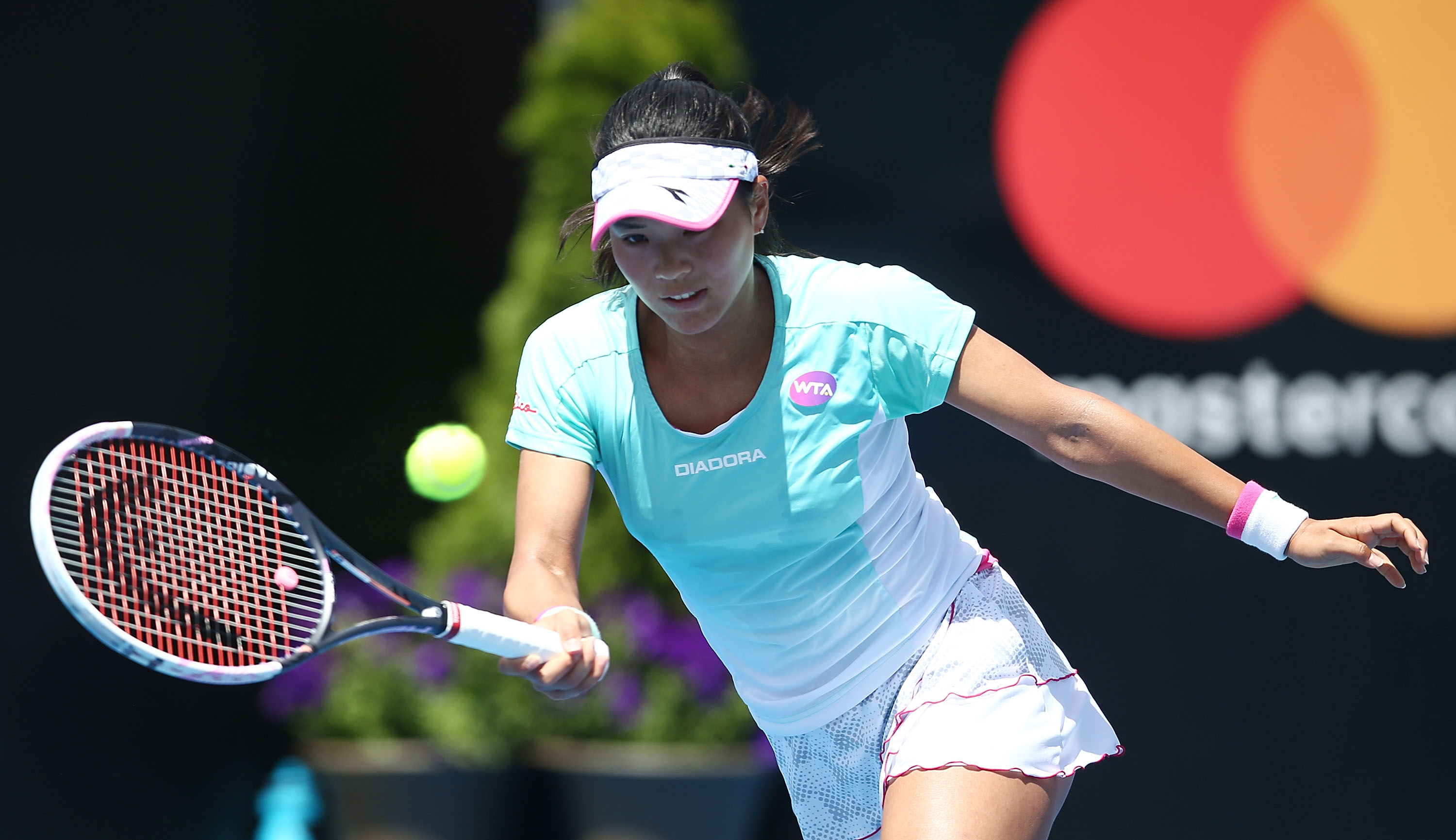 FOCUSED: World No.100 Risa Ozaki lines up a forehand in her clash with Lucie Safarova; Getty Images